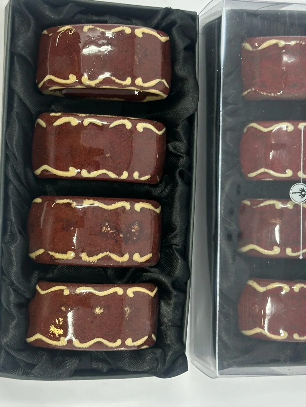 NEW!! BOMBAY COMPANY Dinner Napkin Rings Set of 8 in Oxblood Dark Red Ceramic S6